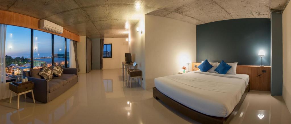엄선한 푸켓 리조트 추천 6곳 모음 9 더 식스틴스 나이양 비치 호텔 The Sixteenth Naiyang Beach Hotel 2
