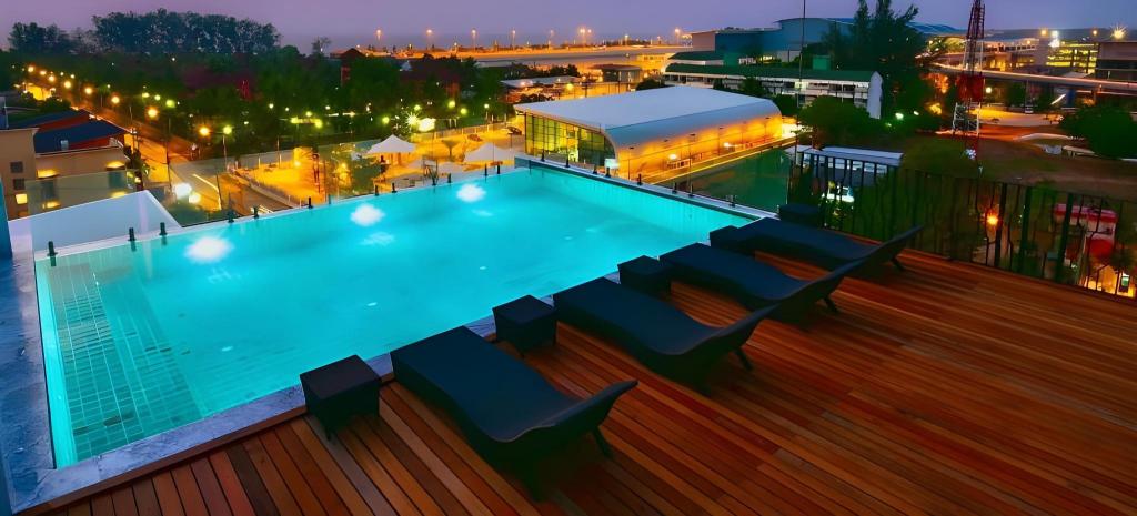 엄선한 푸켓 리조트 추천 6곳 모음 12 더 식스틴스 나이양 비치 호텔 The Sixteenth Naiyang Beach Hotel 5